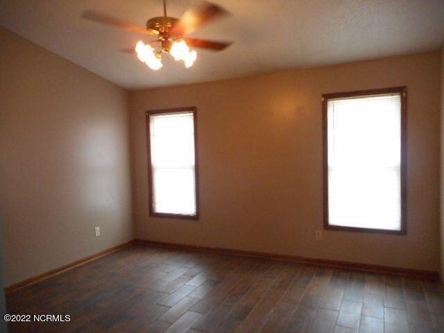 Building Photo - 723 Pinewood Dr