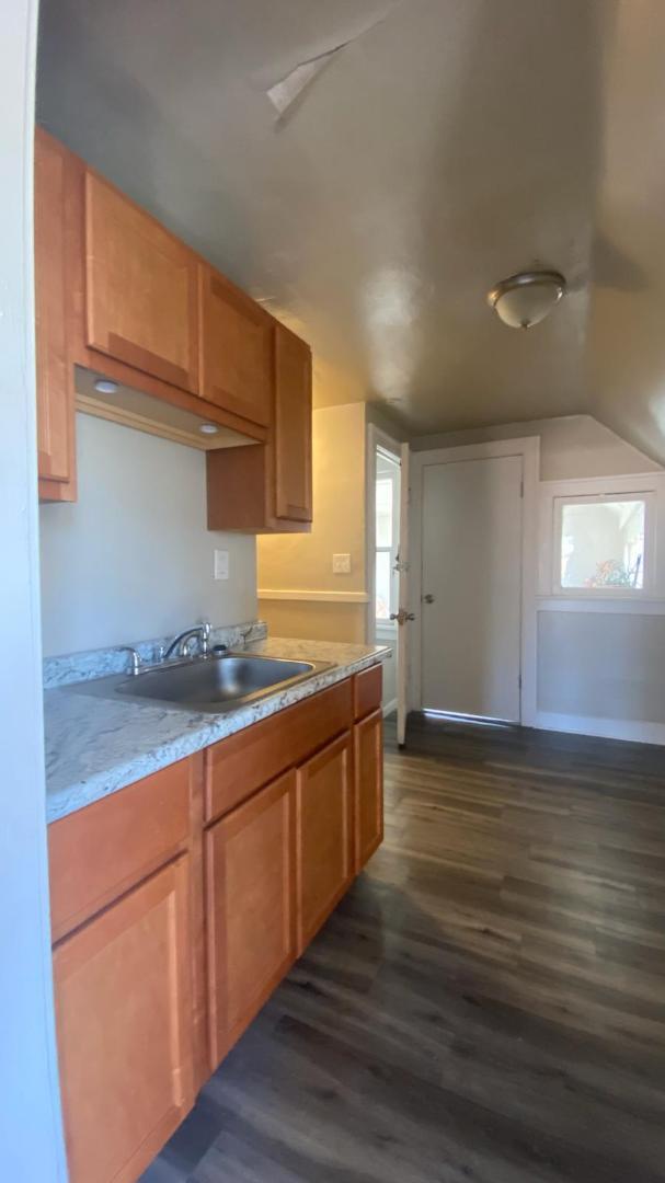 Foto del edificio - 19814 Shawnee Ave