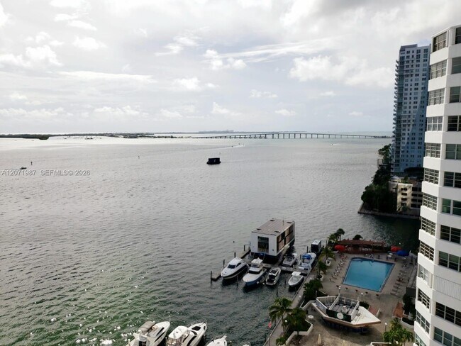 Building Photo - 801 Brickell Bay Dr