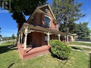 Building Photo - 228 Bayfield St