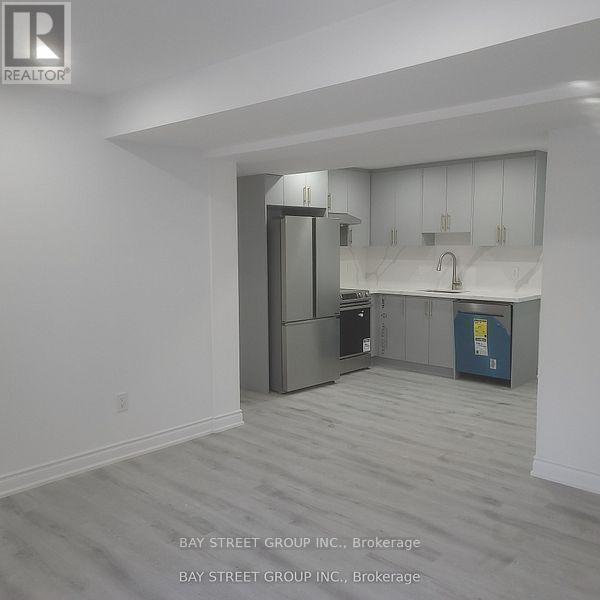 Building Photo - 43 Herefordshire Cres