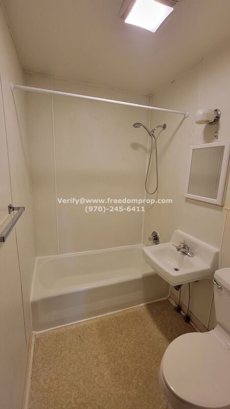 Foto del edificio - 1612 White Ave