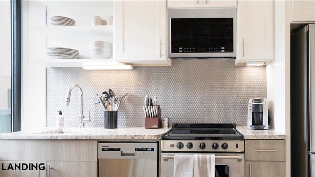 Building Photo - 3695 Island Club Dr