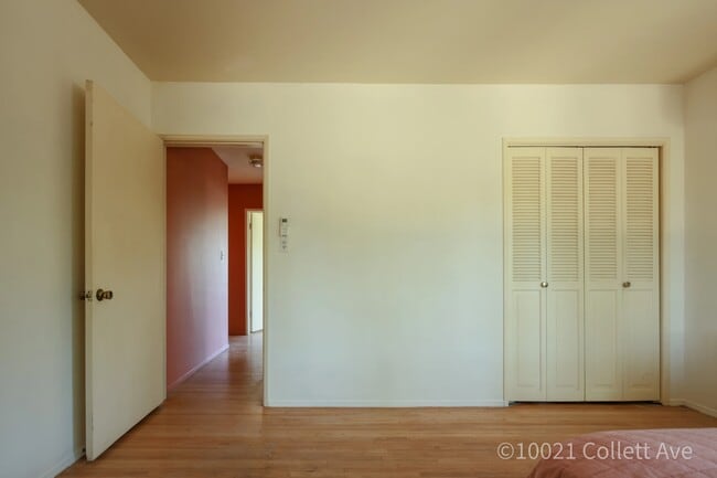 Building Photo - 10021 Collett Ave