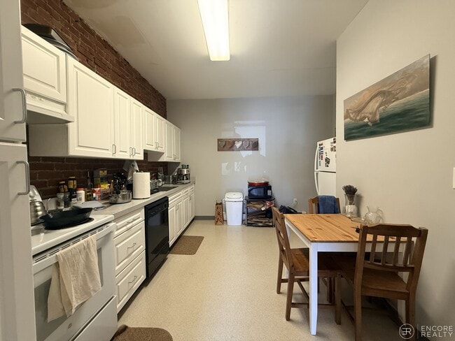 Building Photo - 12 Littell Rd