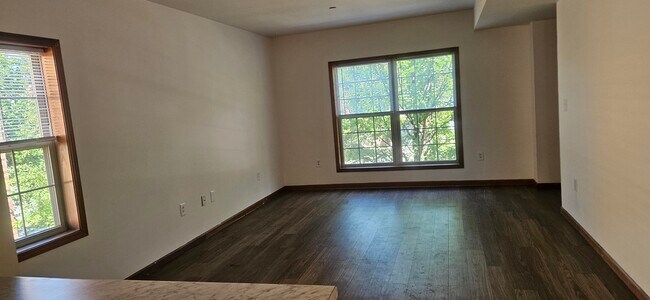 Foto del edificio - Brainard Street Apartments