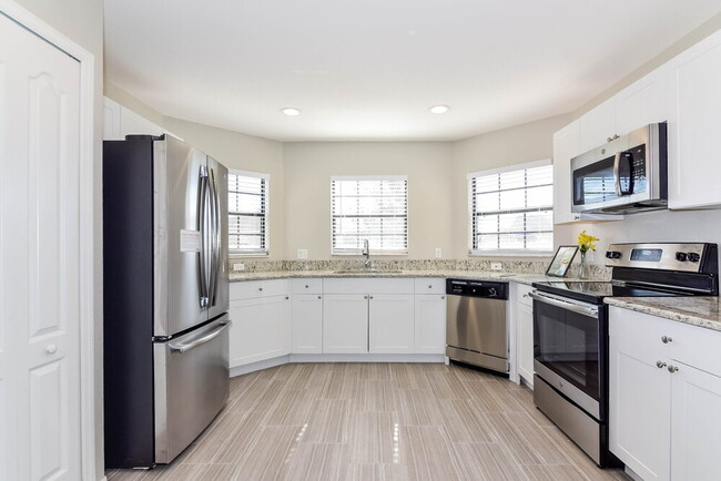 Building Photo - 8179 Woodvine Cir