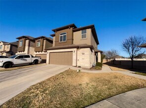 Building Photo - 2880 Donnell Dr