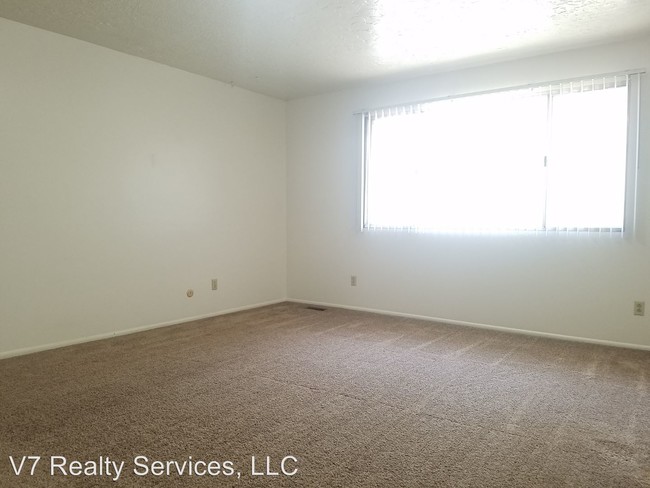 Building Photo - 3428 S Riviera Dr