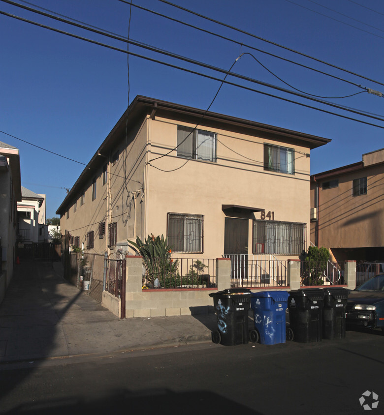 Primary Photo - 841 Cleveland St