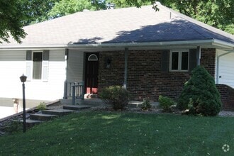 Building Photo - 18 Collins Dr