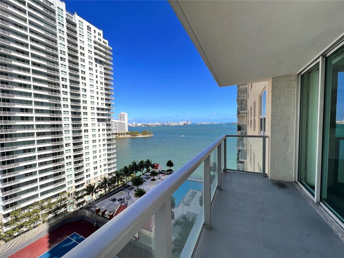 Primary Photo - 1155 Brickell Bay Dr