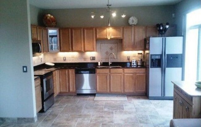 Kitchen (main level) - 5100 Holly Lane North