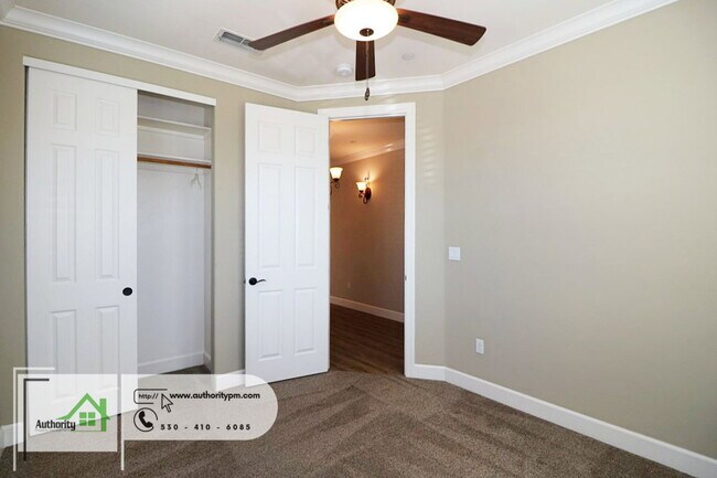 Foto del edificio - 6170 Lucca Trail