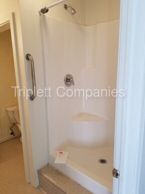 Building Photo - Large 1 Bedroom in Roland, Iowa