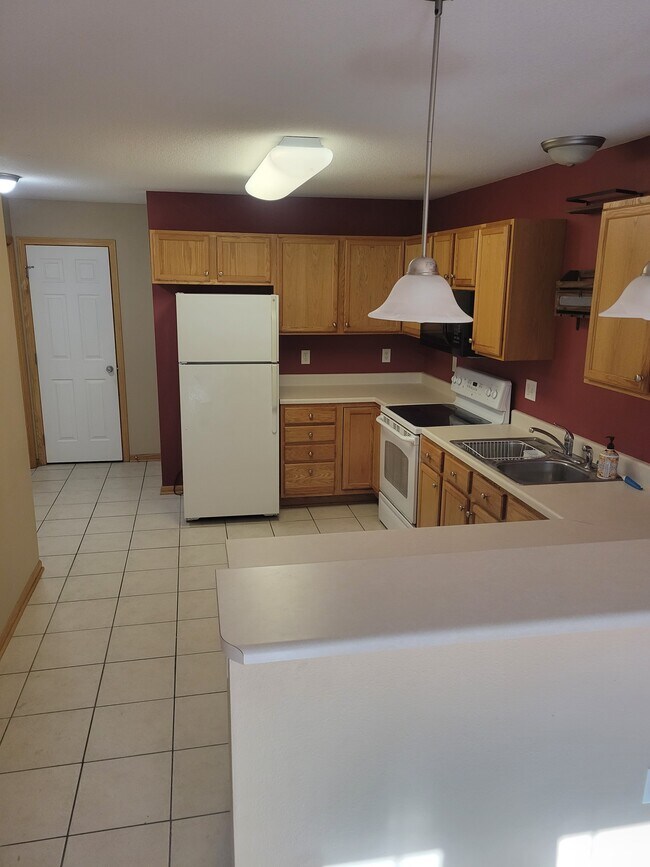 Kitchen - 601 Orchard Hills Dr