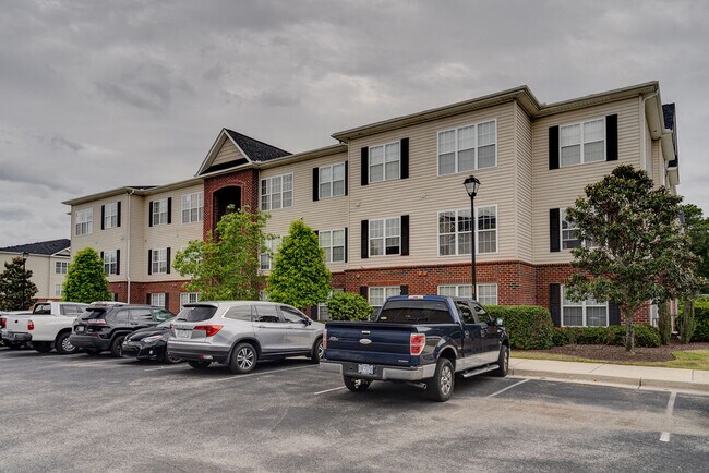 Foto del edificio - 2820 Bloomfield Ln