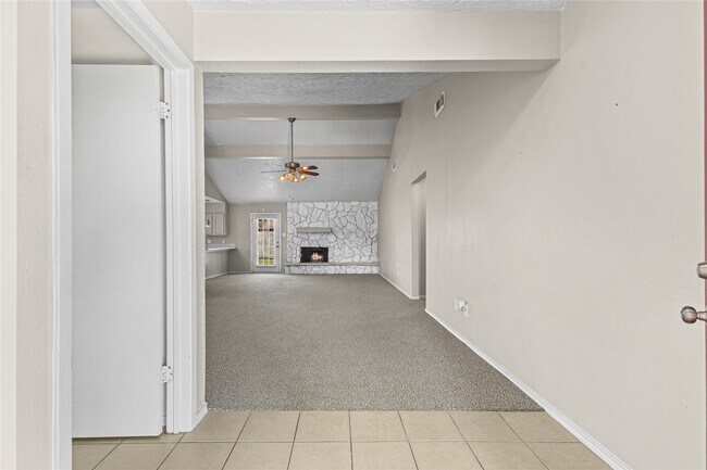 Foto del edificio - 8406 Windfall Ln