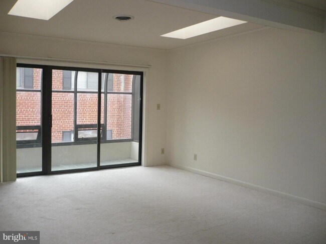 Building Photo - 236 W Taylor Run Pkwy