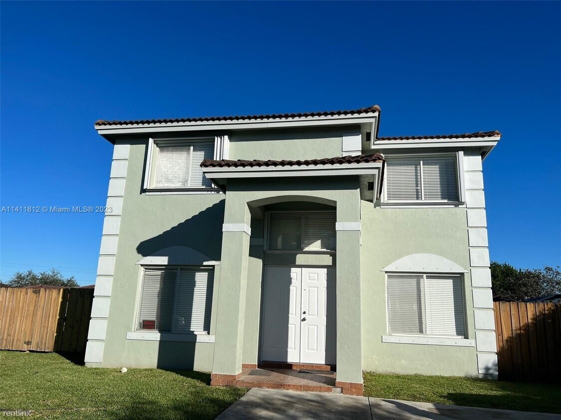 Foto principal - 4 br, 3 bath House - 12251 SW 221st St