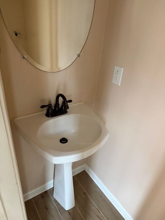 Foto del edificio - Maintenance Free Living 3 Bed/2.5 Bath