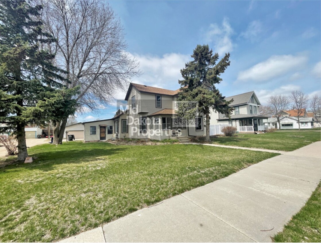 Foto principal - 517 N Duff St