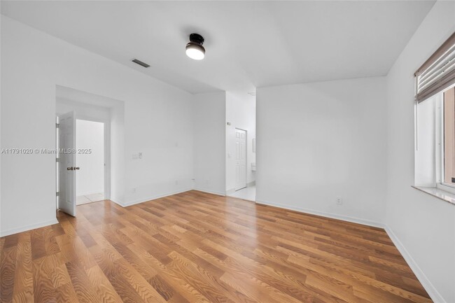 Foto del edificio - 709 NW 208th Way