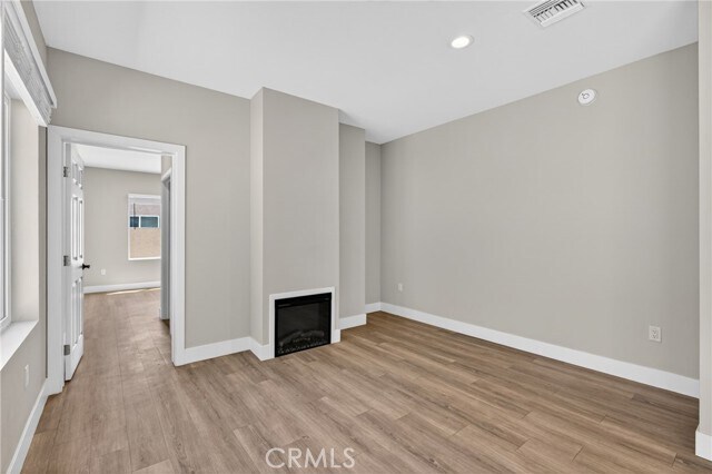 Foto del edificio - 8414 Burnet Ave