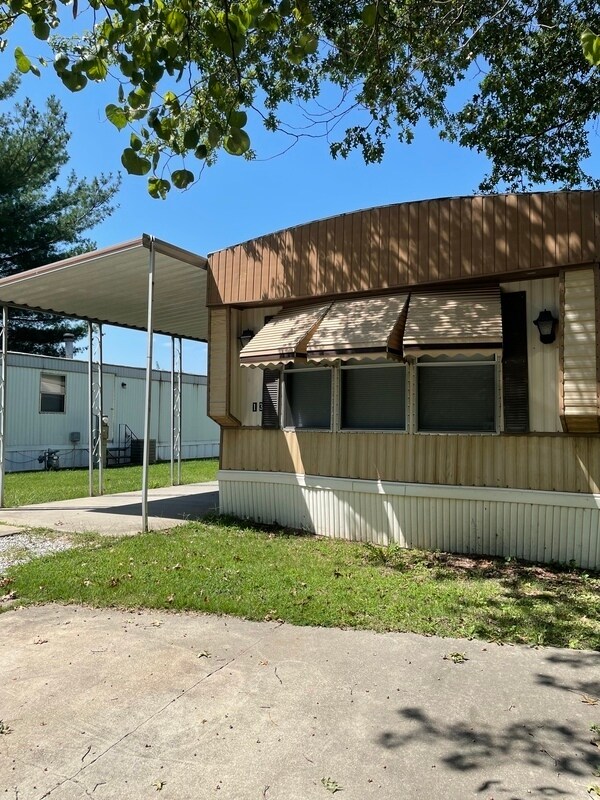 Building Photo - 1701 Mascoutah Ave