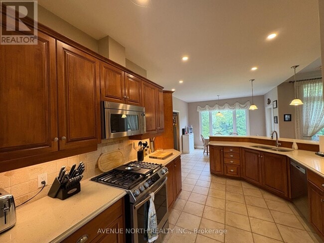 Building Photo - 6746 Waterside Ct