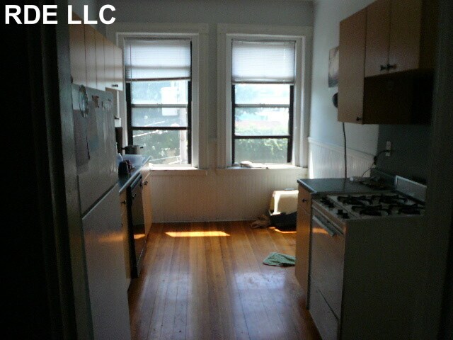 Foto del edificio - 100 Linden St