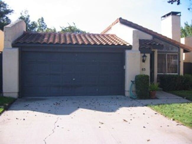 Building Photo - 83 Del Oro Ct
