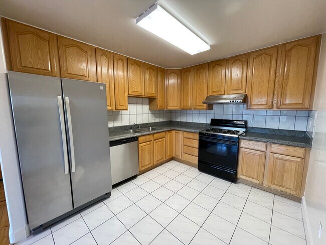 Foto del edificio - 438 Russia Ave