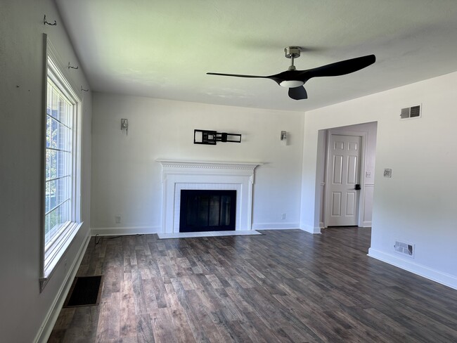 Building Photo - 1425 Ford Ave
