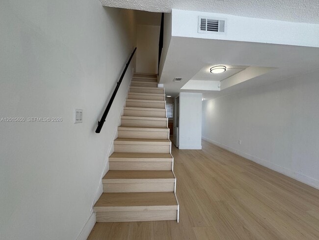 Building Photo - 4122 SW 61st Ave