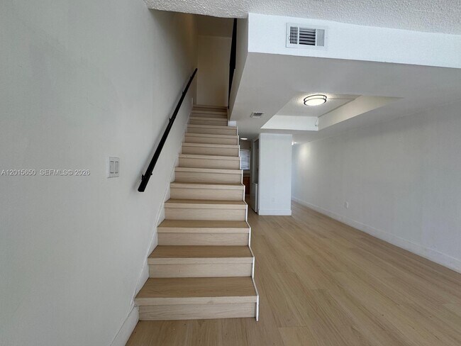 Foto del edificio - 4122 SW 61st Ave