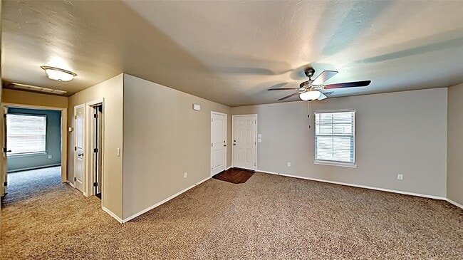 Building Photo - 138 St Charles Way