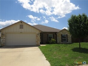 Building Photo - 2604 Hector Dr