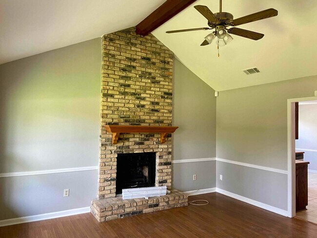 Building Photo - 18522 Perkins Oak Rd