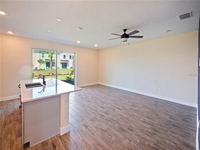 Building Photo - 2910 Castaway Ln
