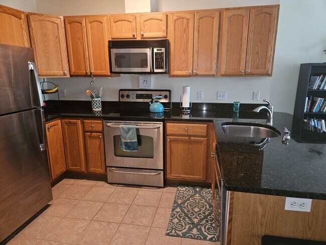Foto del edificio - $2,650 2BD/1.5BA South Portland Near I-295