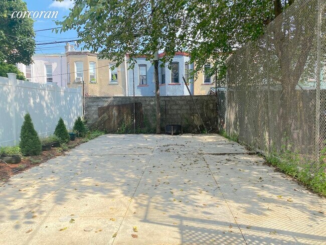 Building Photo - 1334 Decatur St