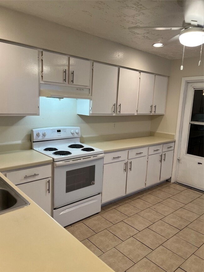 Building Photo - 24022 Tayloe House Ln