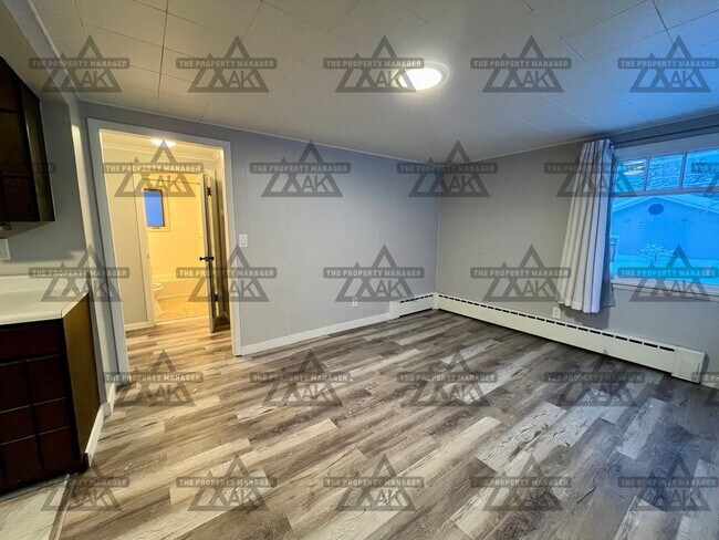 Foto del edificio - Dog-Friendly Tri-Level Home on Double Lot with Fenced Yard