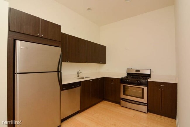 Building Photo - 4730 N Kimball Ave