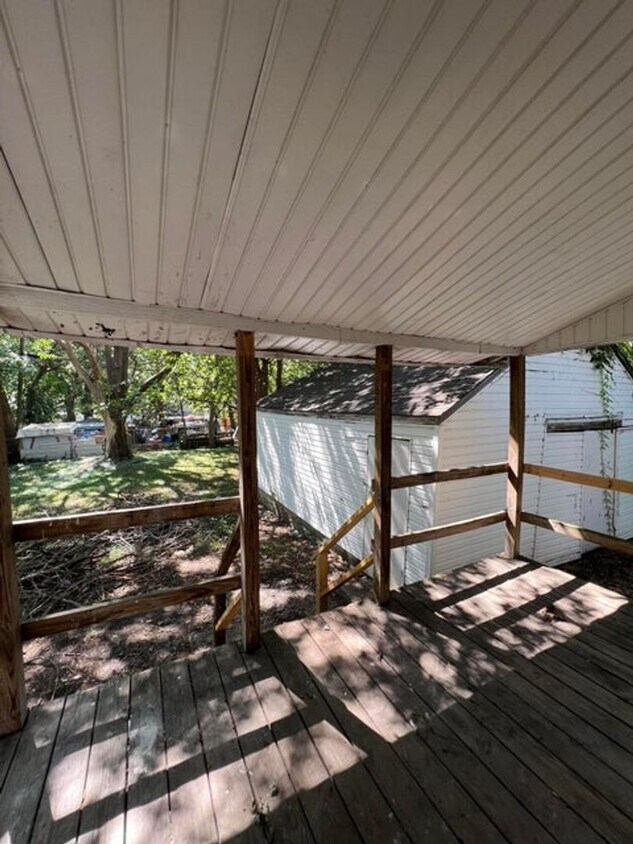 Primary Photo - Renovated 2 bedroom 1 bath home