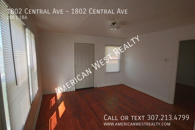 Foto del edificio - Nice ground level apartment