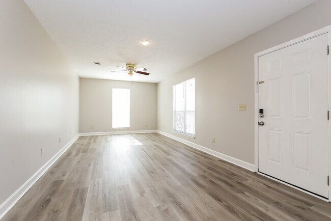 Foto del edificio - 1263 Woods Ferry Rd