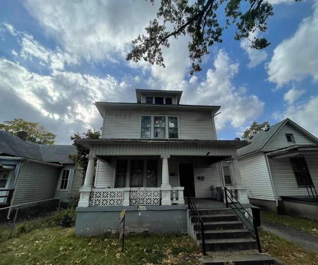 Building Photo - 1005 S 8th St