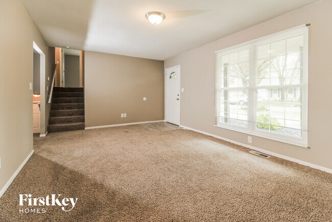 Foto del edificio - 17 Glenwood Ln